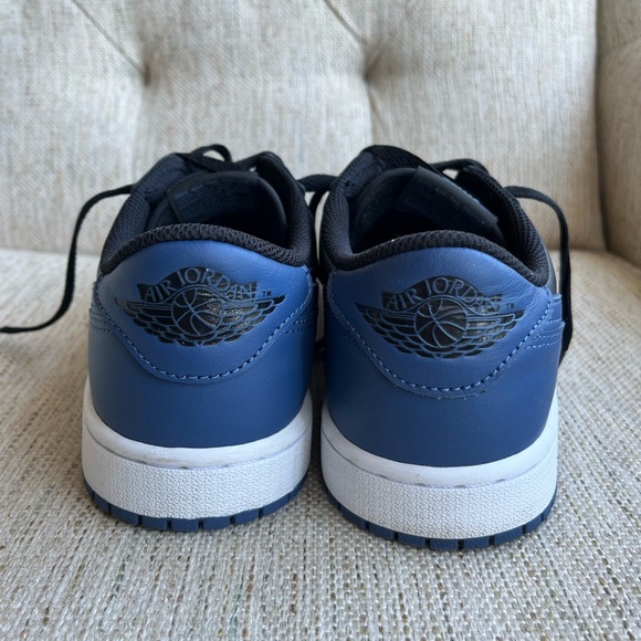 Jordan 1 Retro Low OG Mystic Navy Nike - Picture 6 of 8